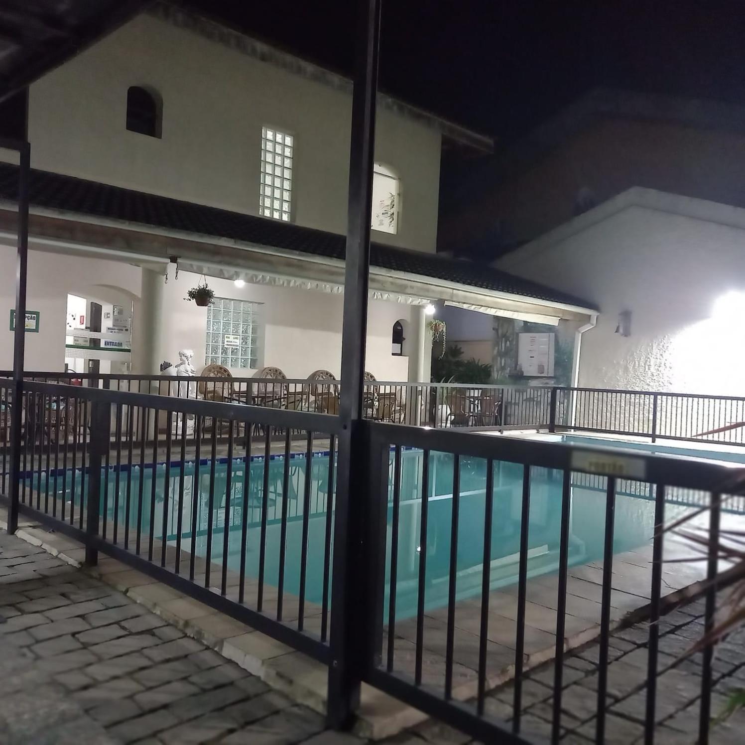 Pousada Parque Suites Estacionamento E Piscina 과루자 외부 사진