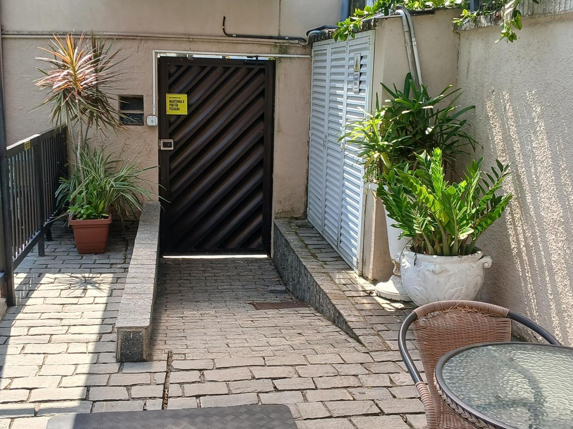 Pousada Parque Suites Estacionamento E Piscina 과루자 외부 사진