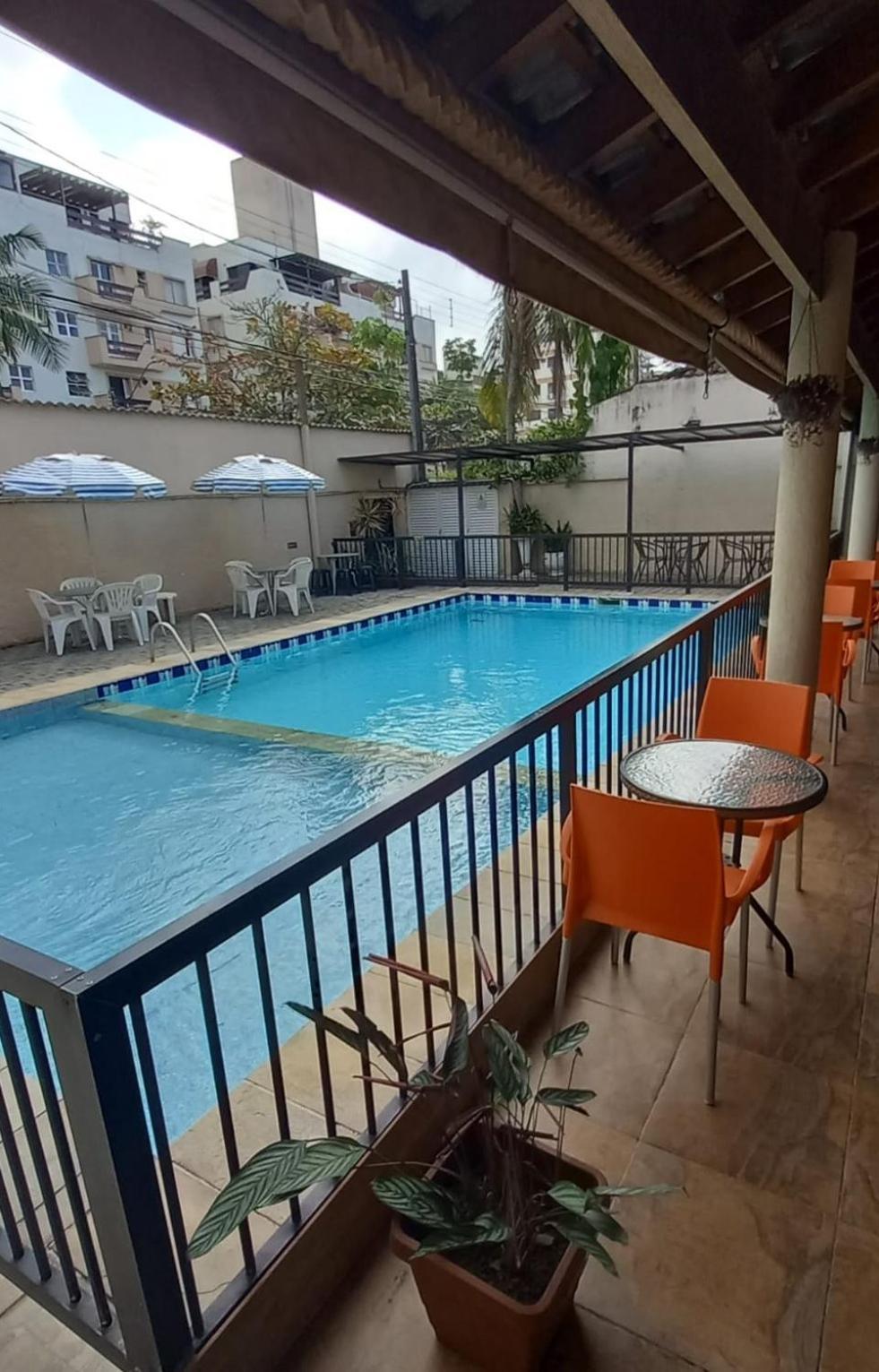 Pousada Parque Suites Estacionamento E Piscina 과루자 외부 사진